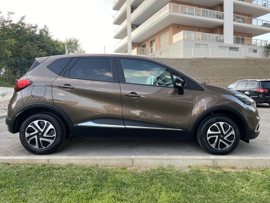 Captur Motor de Corrente 0.9 • 90 cv • Multimidia • Sem Riscos