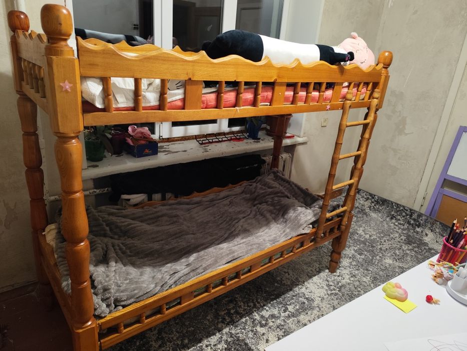 Двухэтажная кровать продам срочно