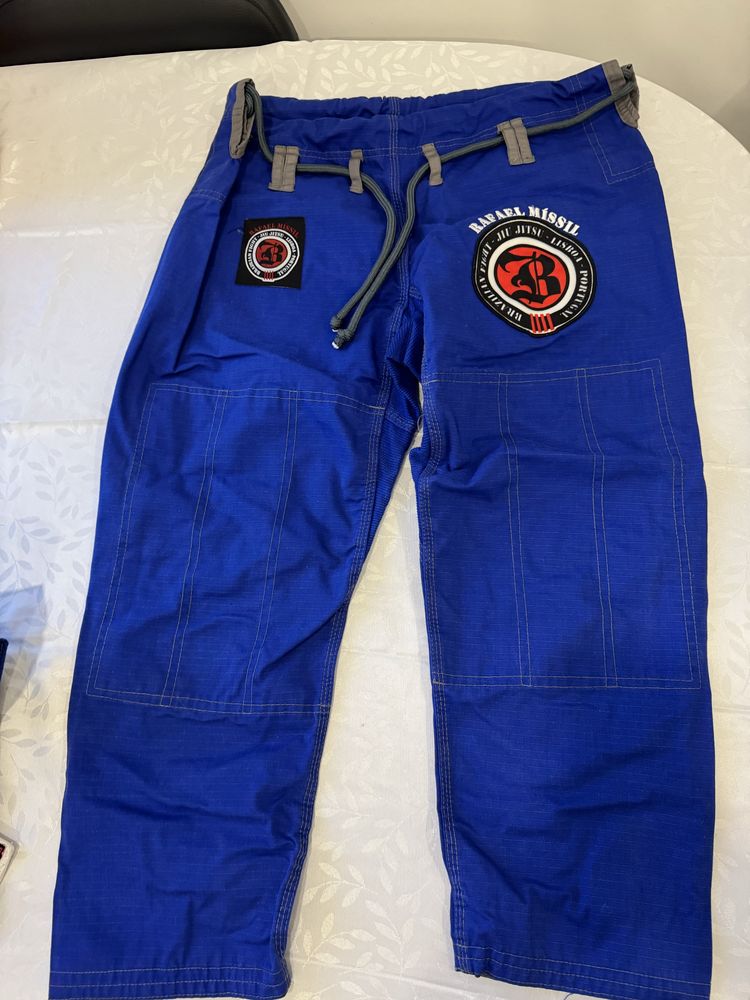 Roupa de  Jui Jitsu  tamanho s