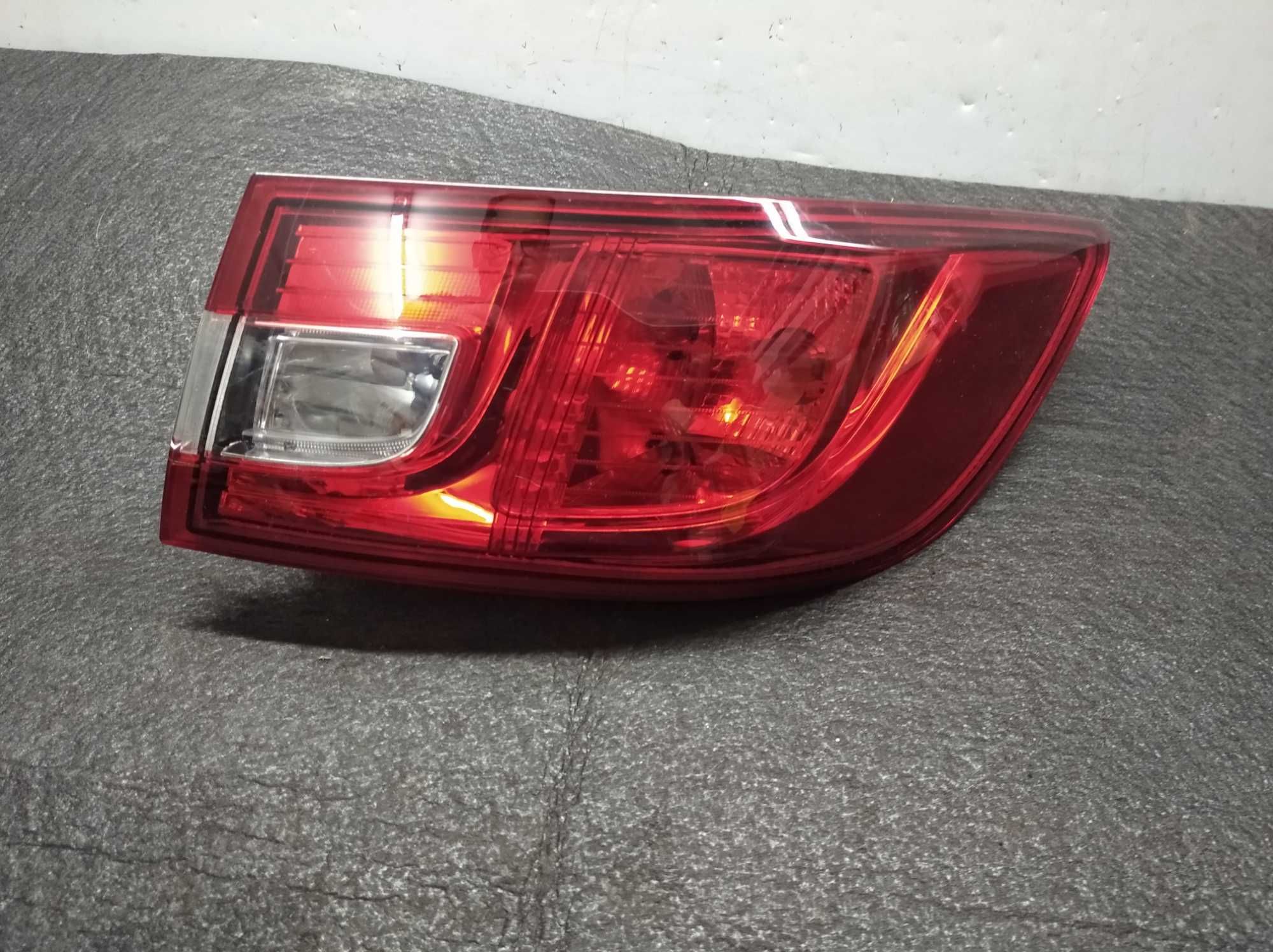 Renault Clio IV lampa prawy tył