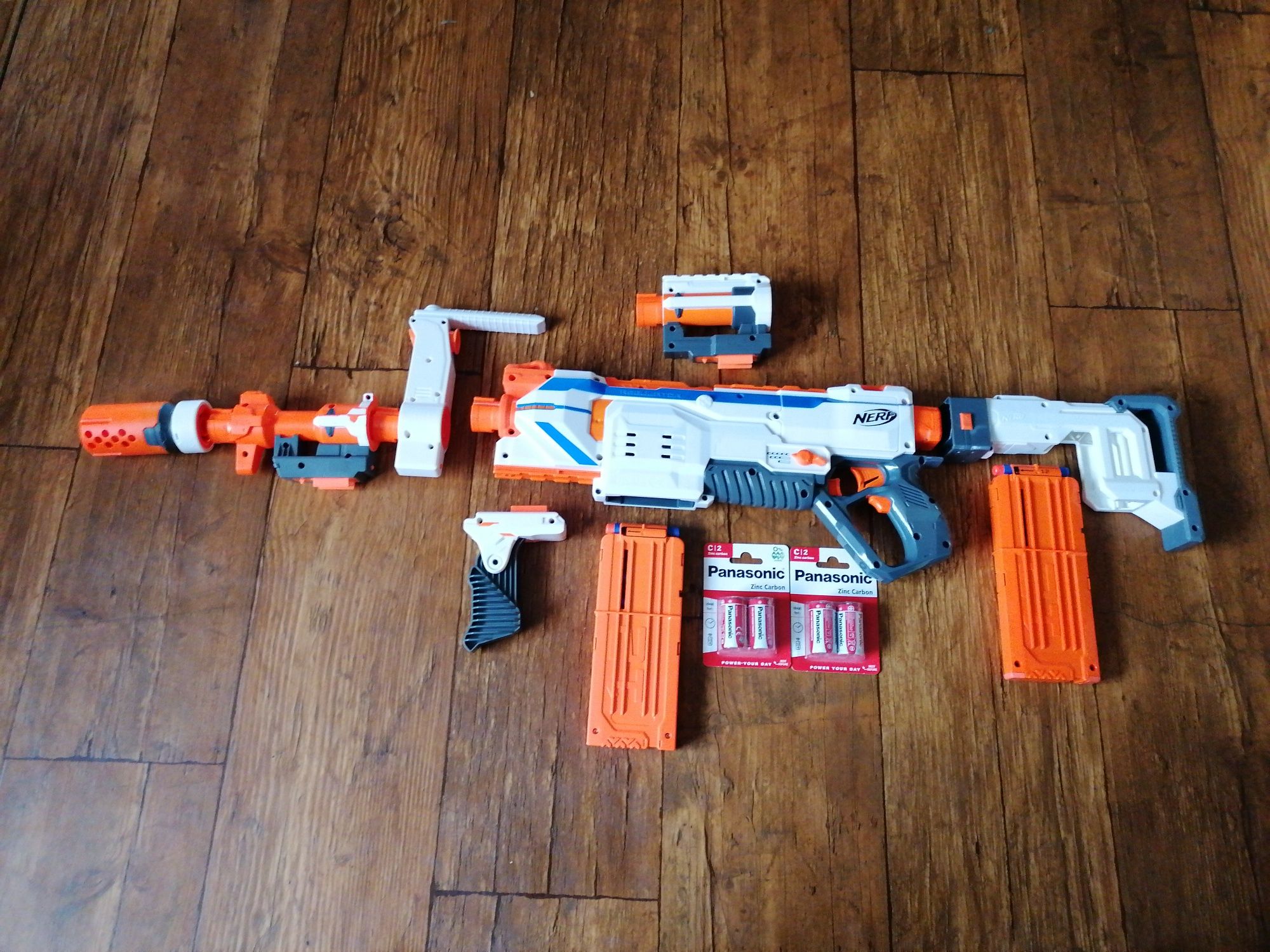 Karabin Maszynowy Nerf Modulus Regulator (7 dodatkowych akcesoriów)