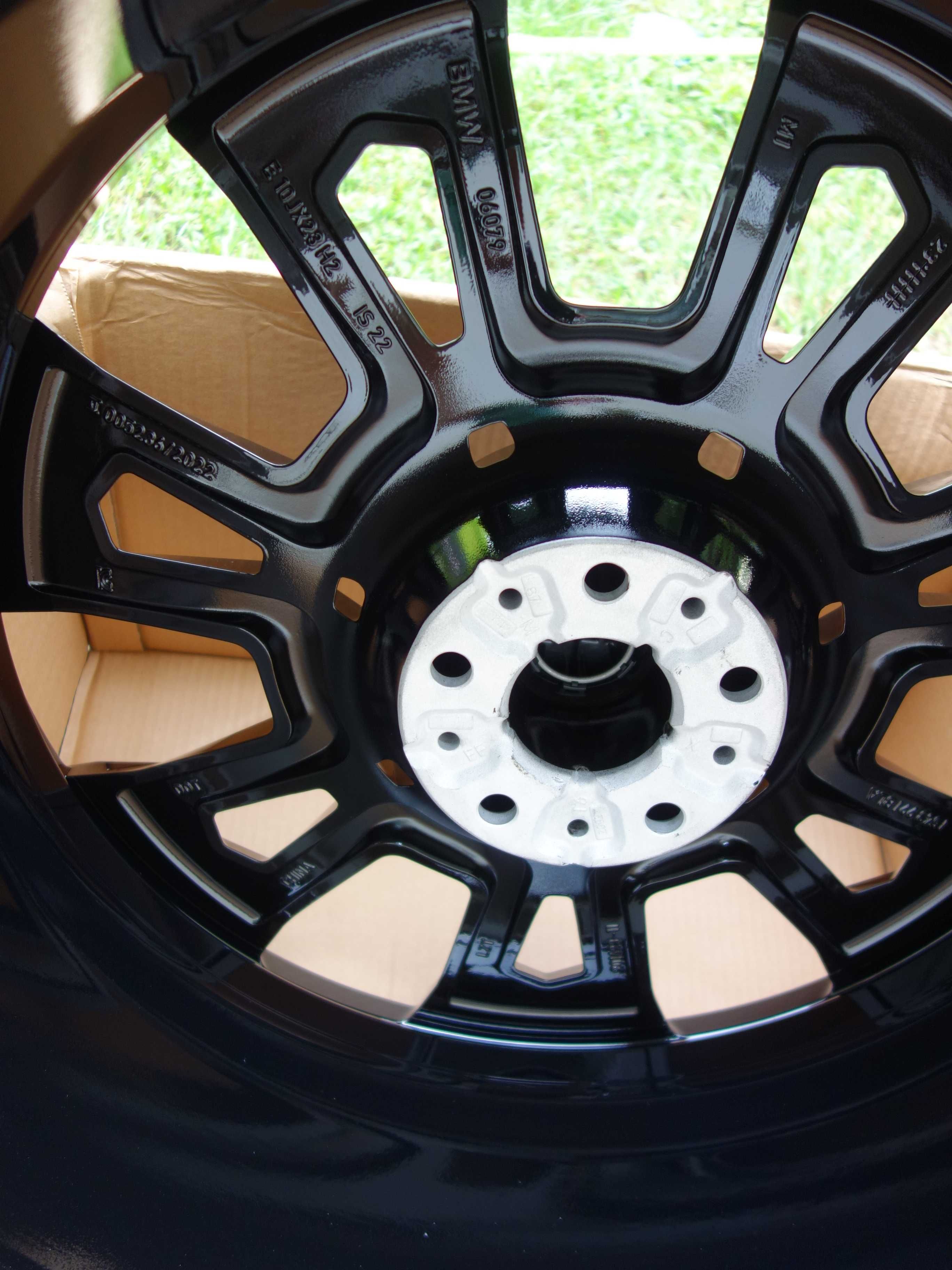 Felgi BMW XM 23 Cale M-Pakiet  Styling 932M