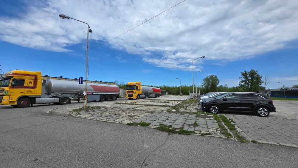 Parking i plac składowy/ Оренда автостоянки