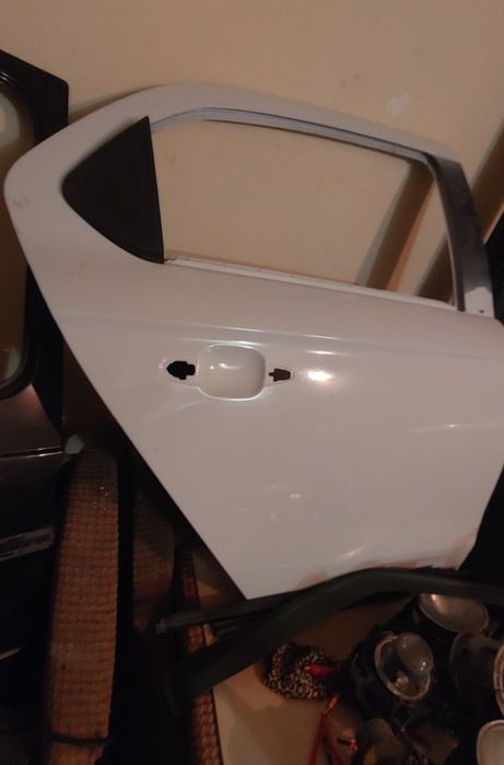 Пежо 301 разборка розбір запчастини Peugeot 301 балка пороги колектор