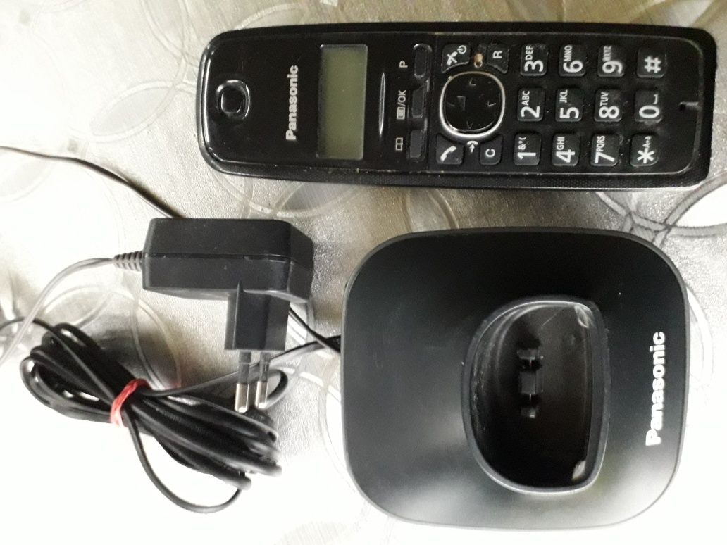 Sprzedam przenośny, bezprzewodowy telefon stacjonarny  m-ki Panasonic