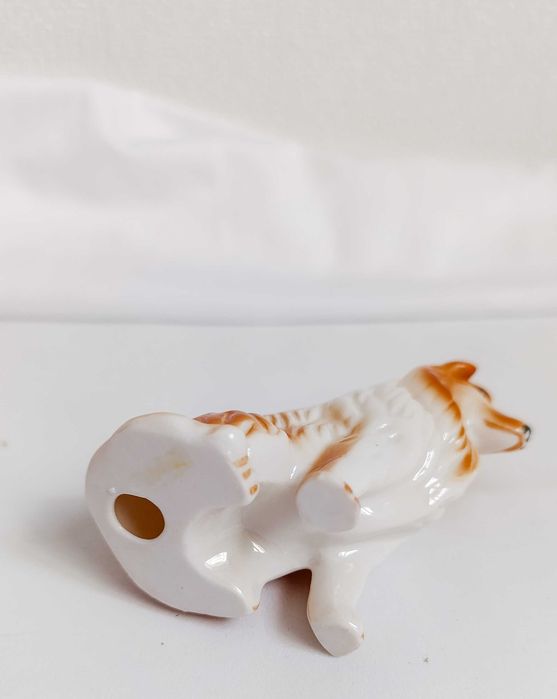 Figura de Cão em Porcelana