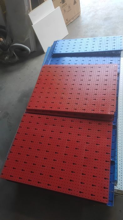 Płyta perforowana czerwona 450x625x15 mm (szerokość x wysokość x głę