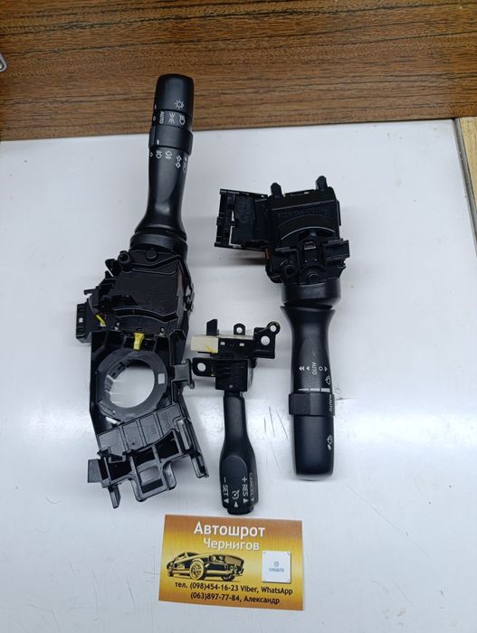 Подрулевой переключатель  Toyota Avensis T27 09-18 поворотов дворников