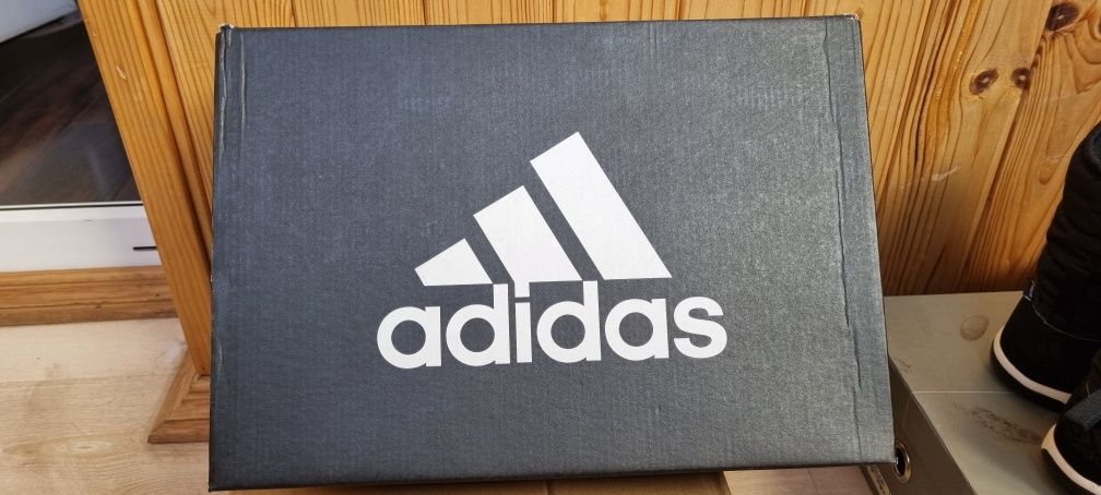 Ботинки adidas белые