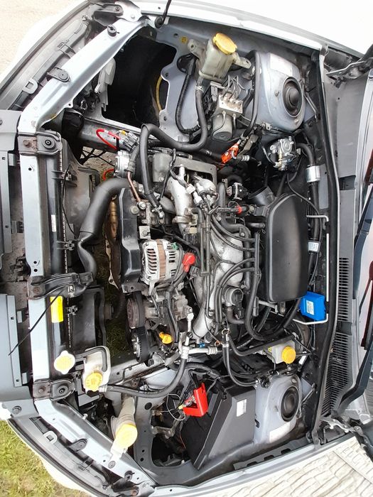 Subaru Legacy4 2.0 benzyna części maska zderzak lampa drzwi klapa 39D