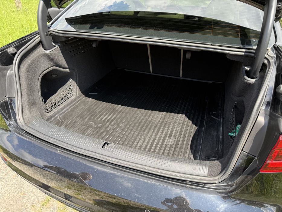 Продаж власного авто audi a4 b9 2016року.Торг присутній