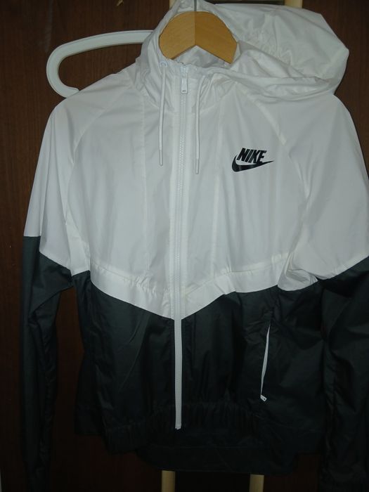 Sportowa wiatrówka NIKE rozmiar 36