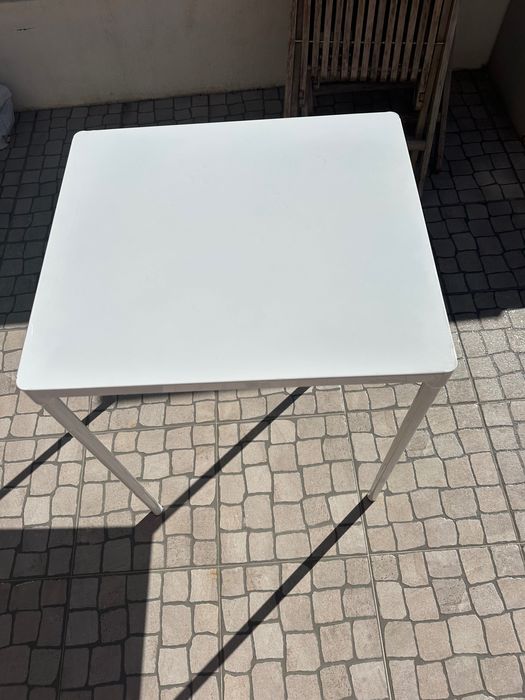 Mesa ikea de ferro