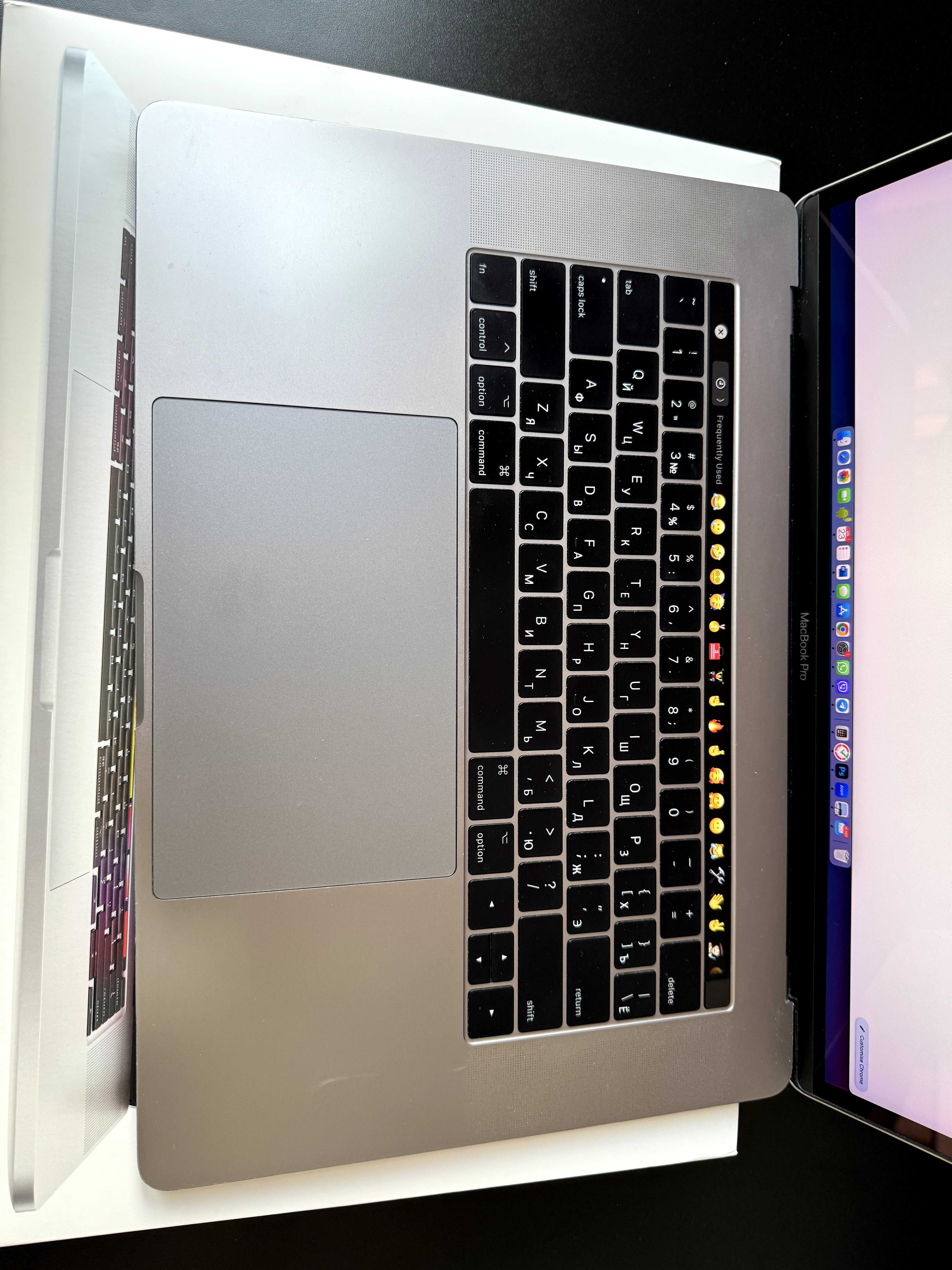 Продам MacBook Pro (15-inch, 2017) з тулбаром