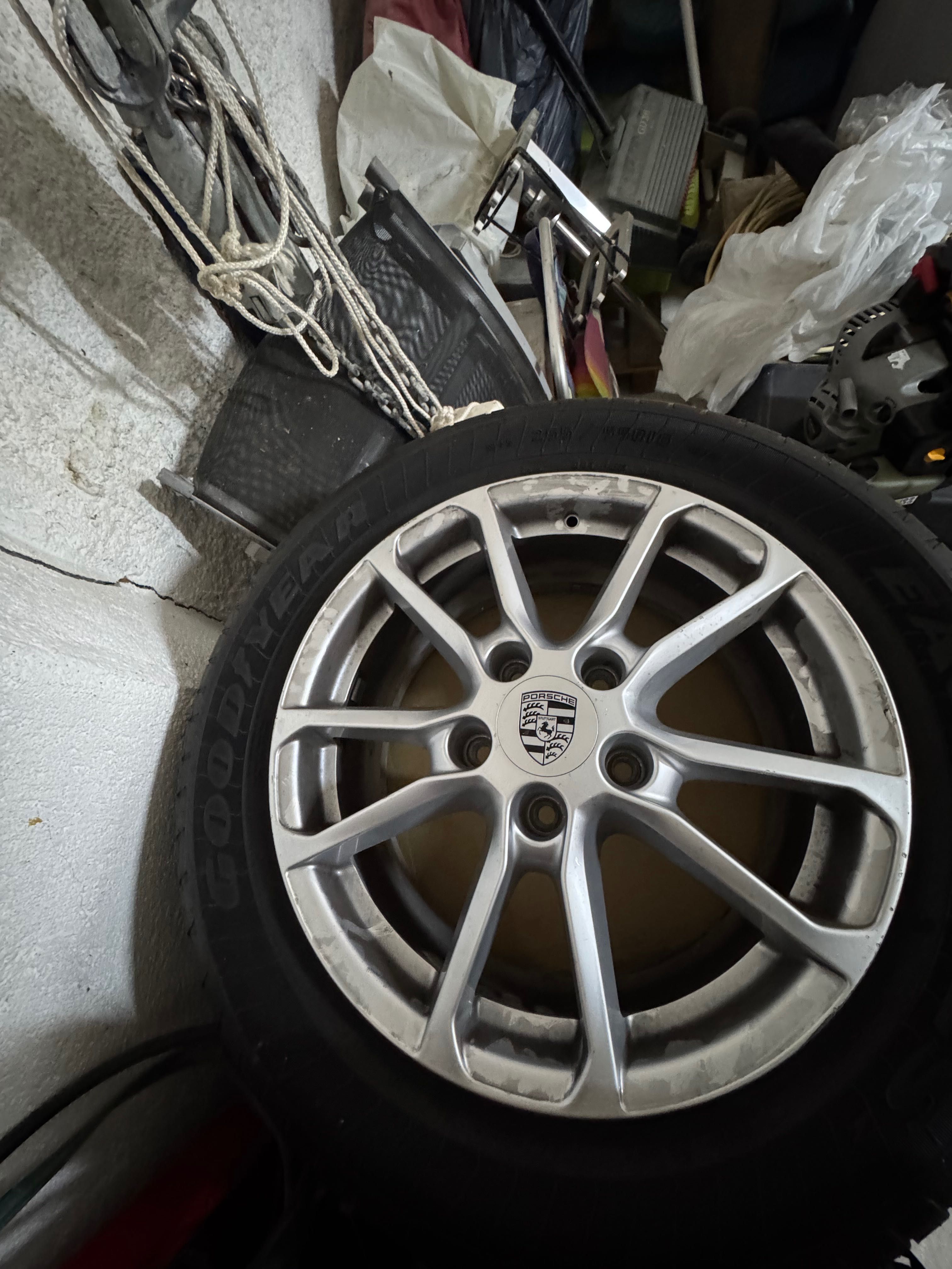 Jantes Porsche + pneus Goodyear