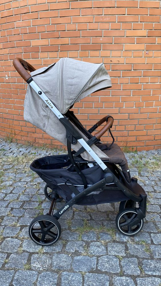 Прогулянковий візок Carrello Astra (прогулочная коляска camino)