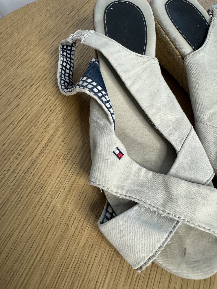 Buty tommy hilfiger na malym obcasie 37 espadryle sandałki