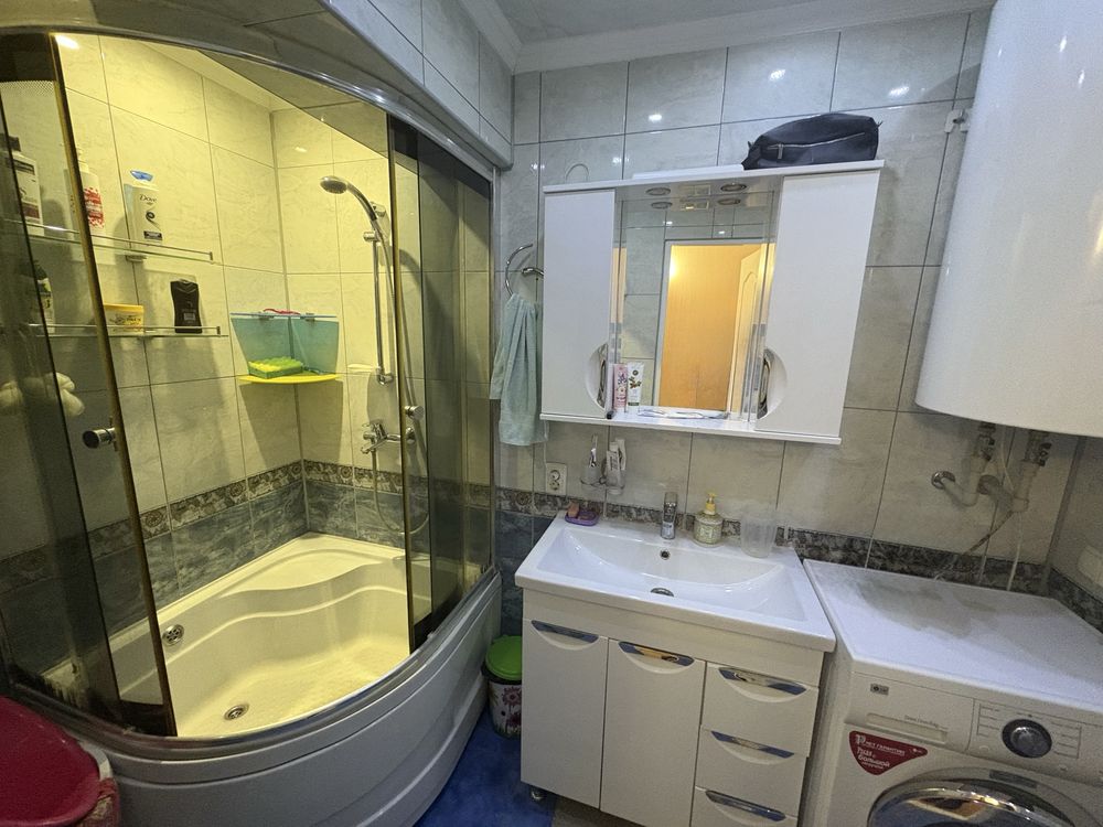 Продаж 3-х кім квартри 2/16 біля Водолію
