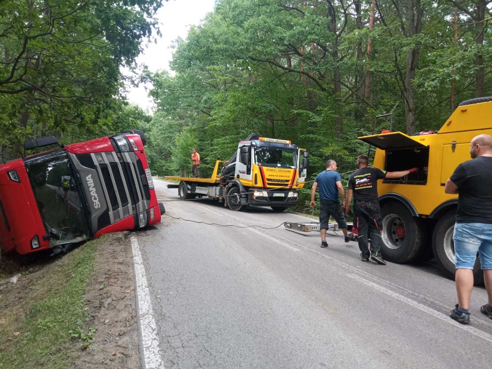 Pomoc drogowa Stalowa Wola osobowe dostawcze ciężarowe maszyny