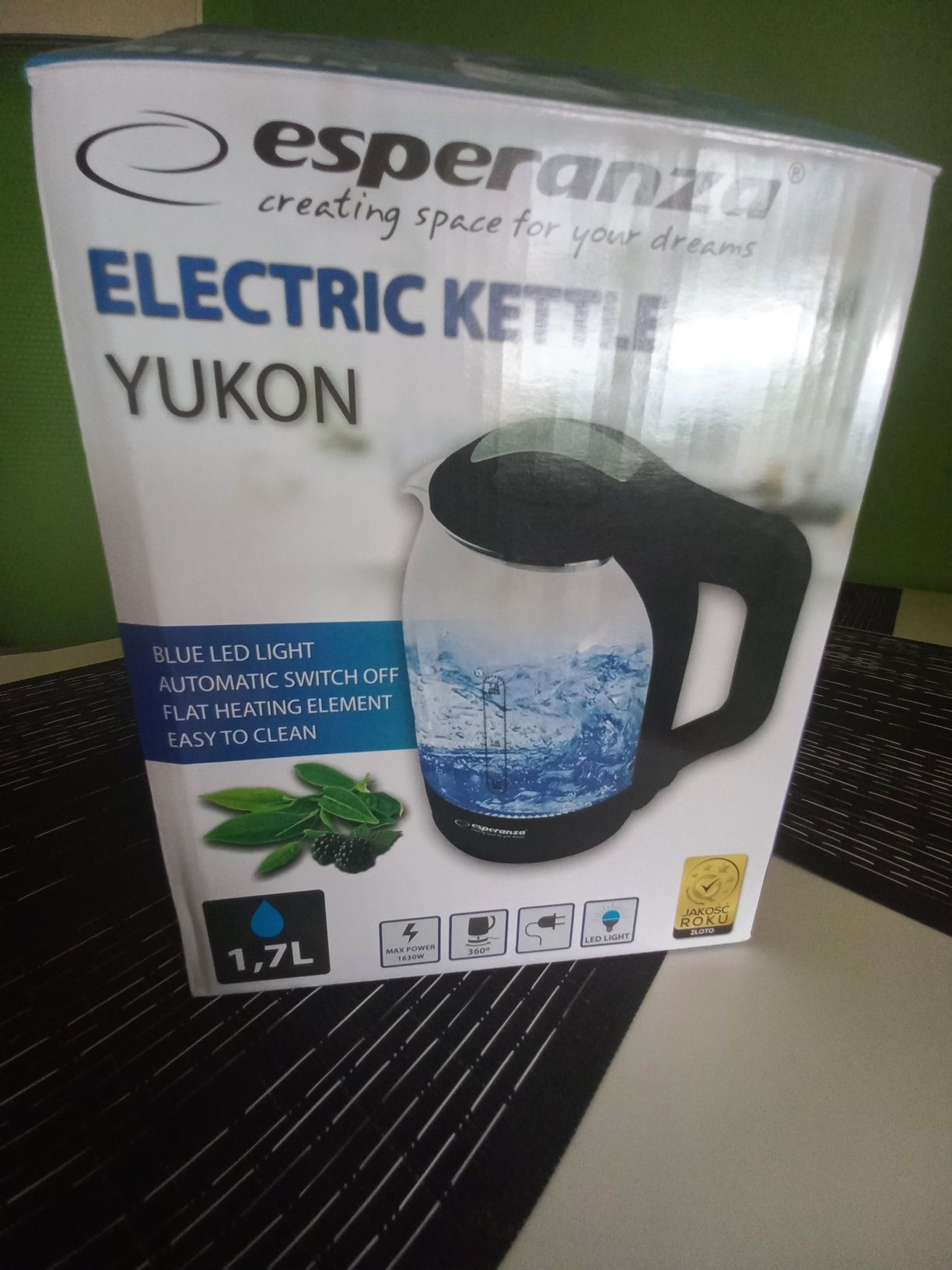 Czajnik szklany elektryczny podświetlany na niebiesko Esperanza