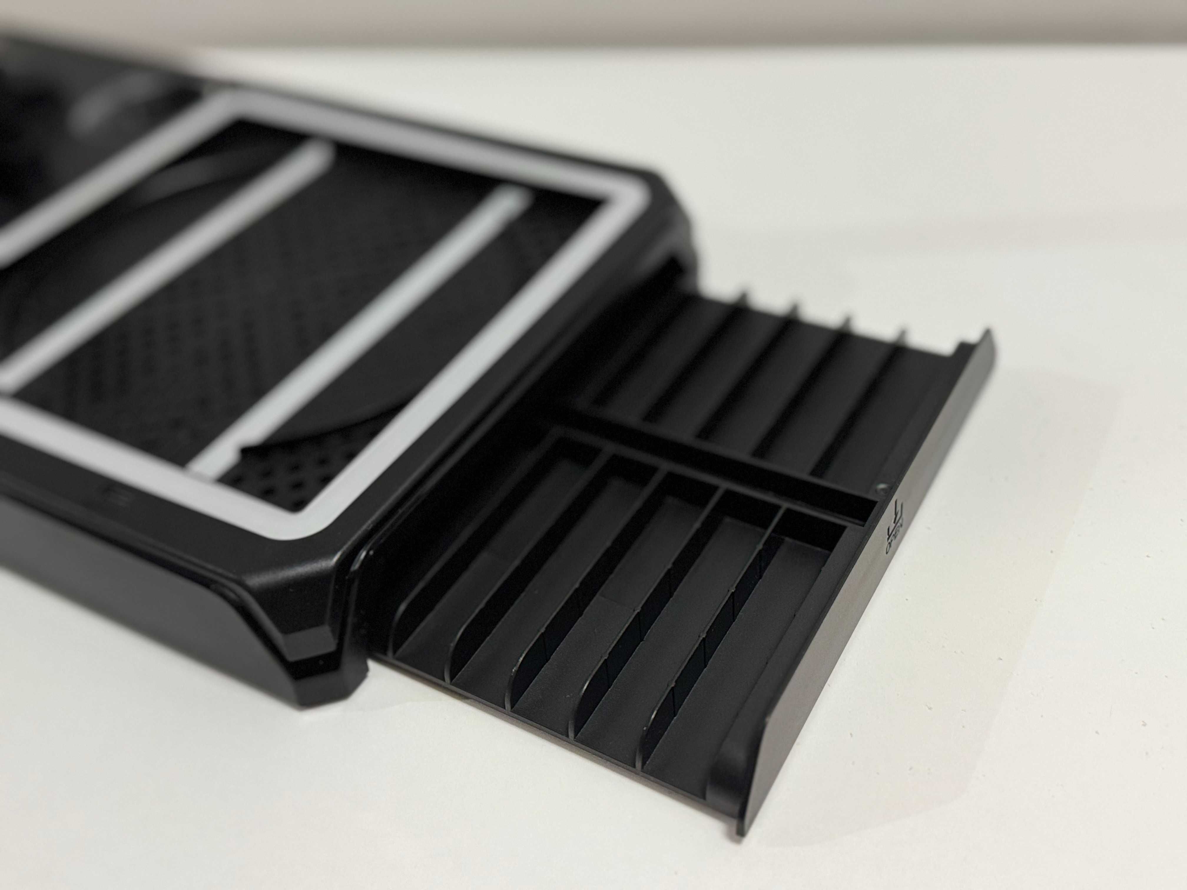 YAXO XENO FROST Podstawka chłodząca i ładująca Xbox Series X/Series S
