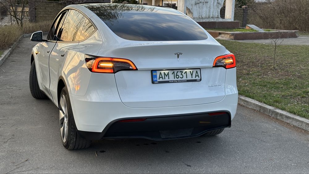 Tesla Model Y Long Range Dual Motor