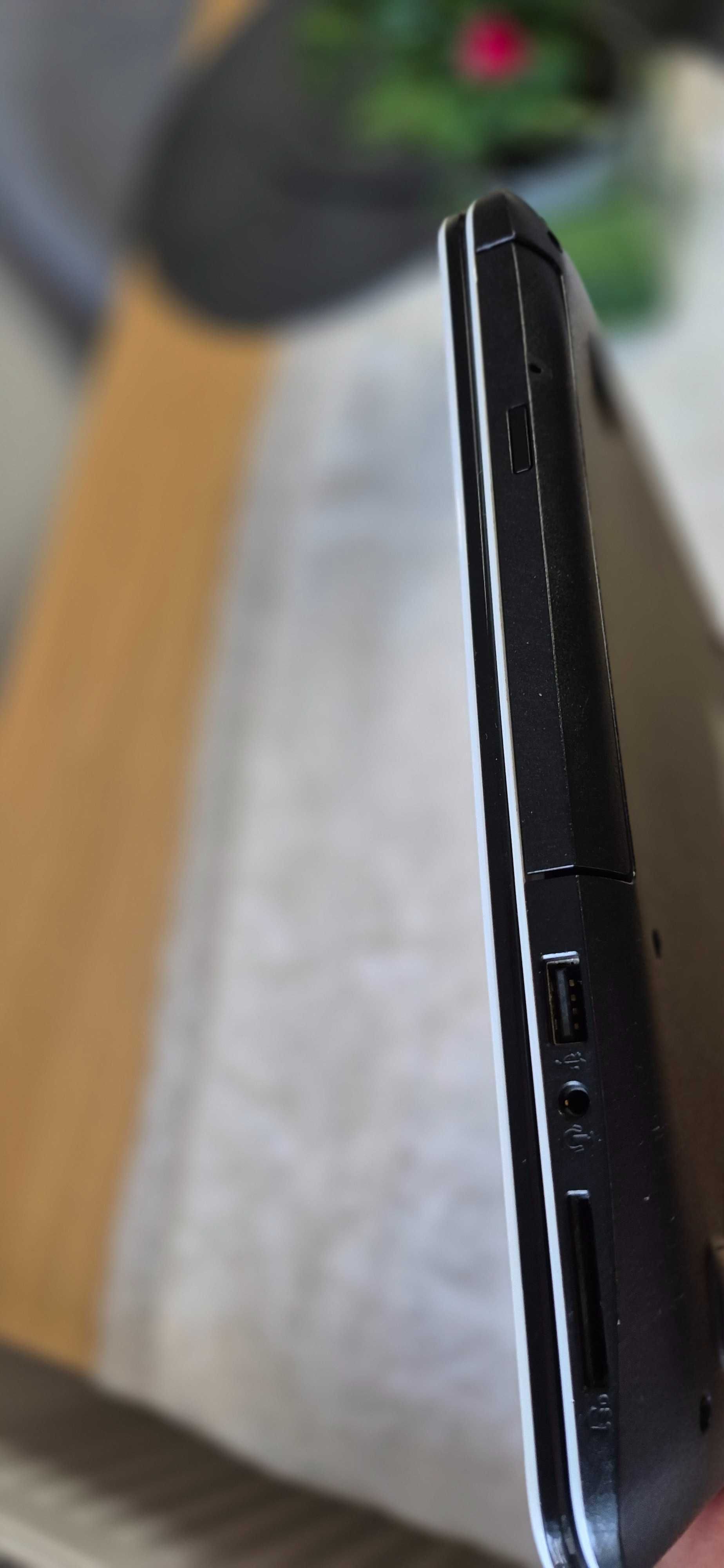 Laptop Asus A555L sprawny z ładowarką. Stan BDB