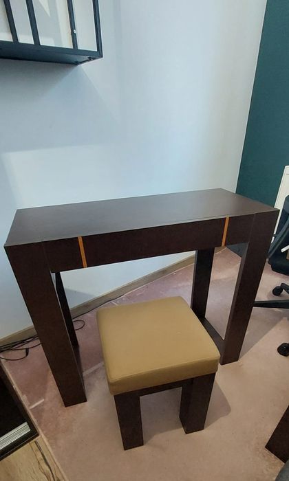 Toaletka lustro z oswietleniem polka pufa Vox modern