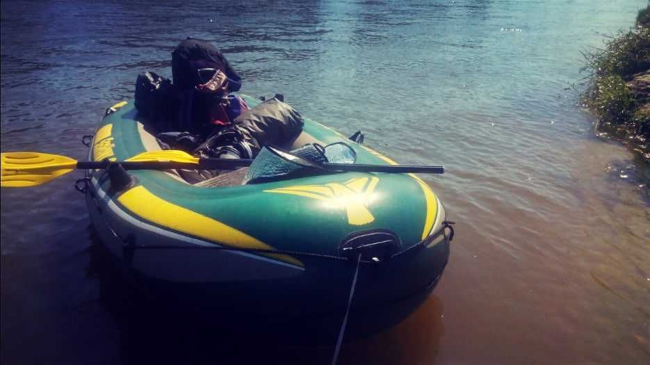 Лодка надувная двухместная. Надувний човен + весла + насос