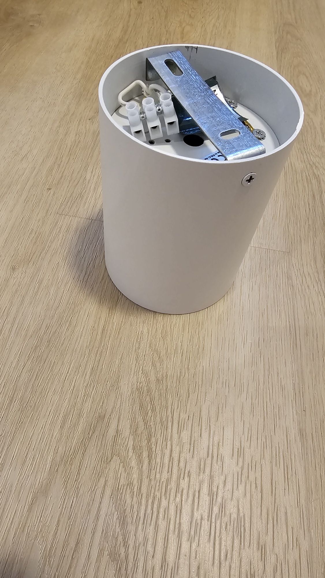 Lampa sufitowa natynkowa SKAND 1 biala