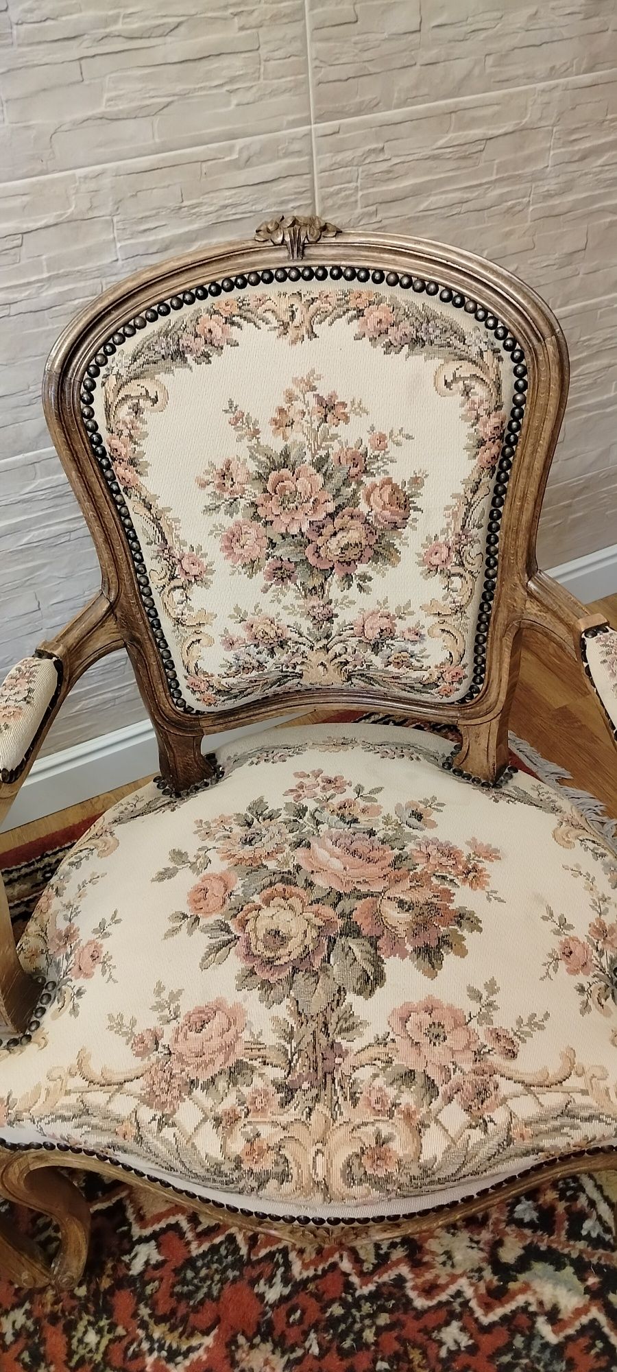 Dwa fotele , sofa plus stolik marmurowy