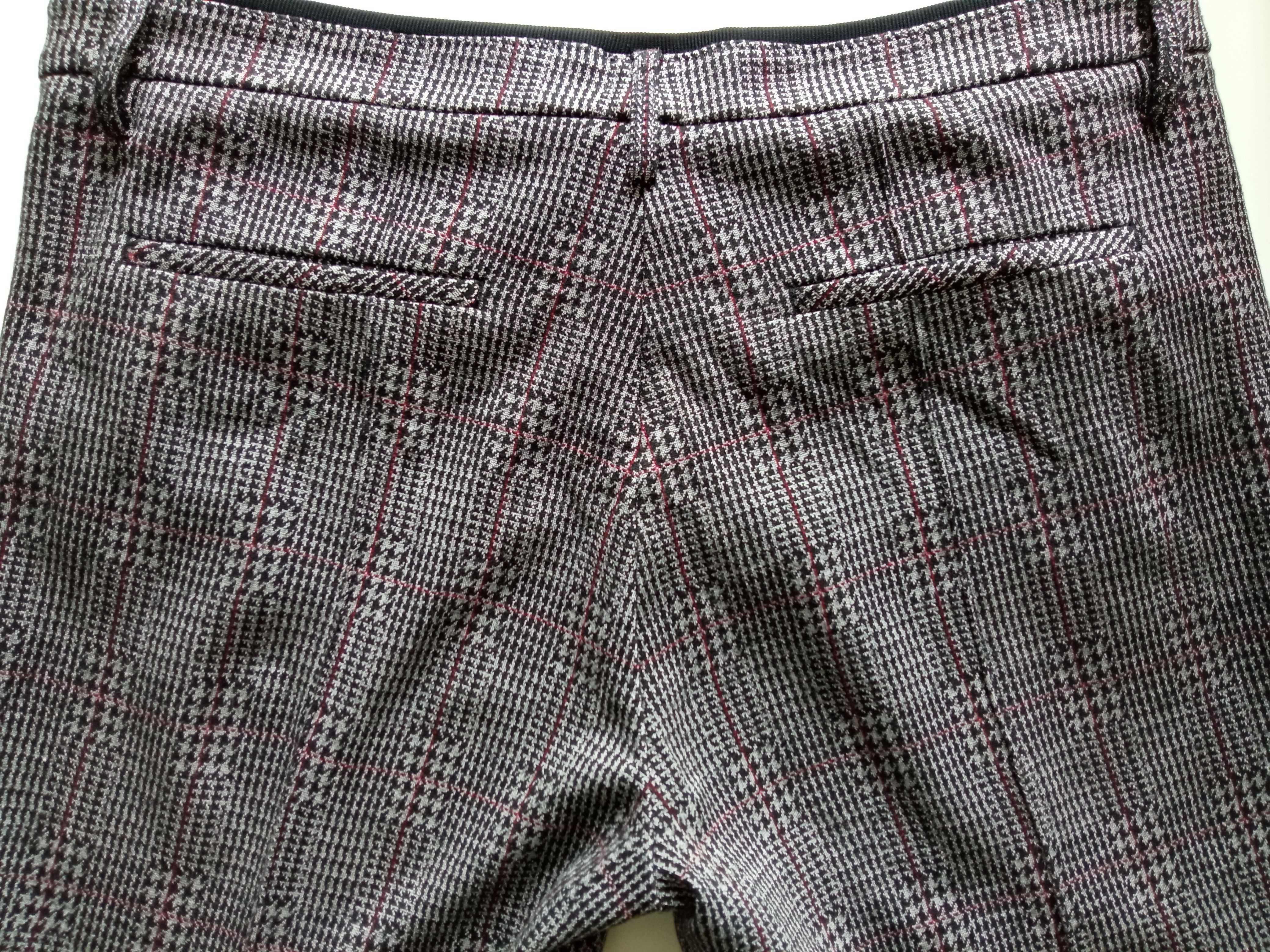 Cambio spodnie materiałowe ze wzorem i przeszyte kanty r 36