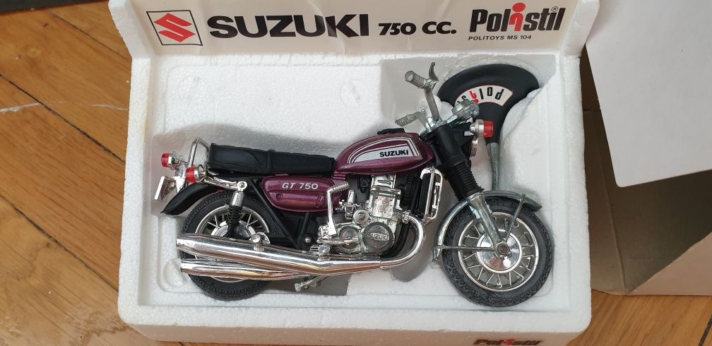 Politoys Polistil Suzuki GT 750 z pudełkiem 1:15
