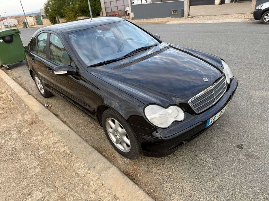 Mercedes-Benz C220