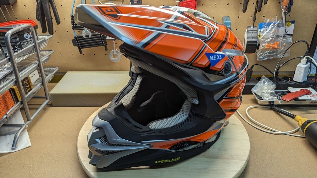 Shoei VFX-WR Tam XS