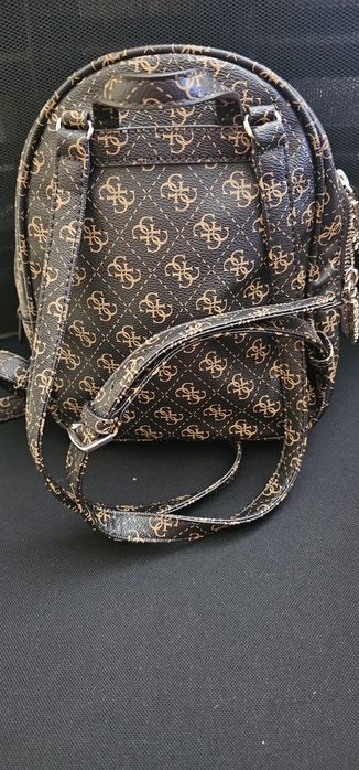 Mochila da marca Guess. Nova