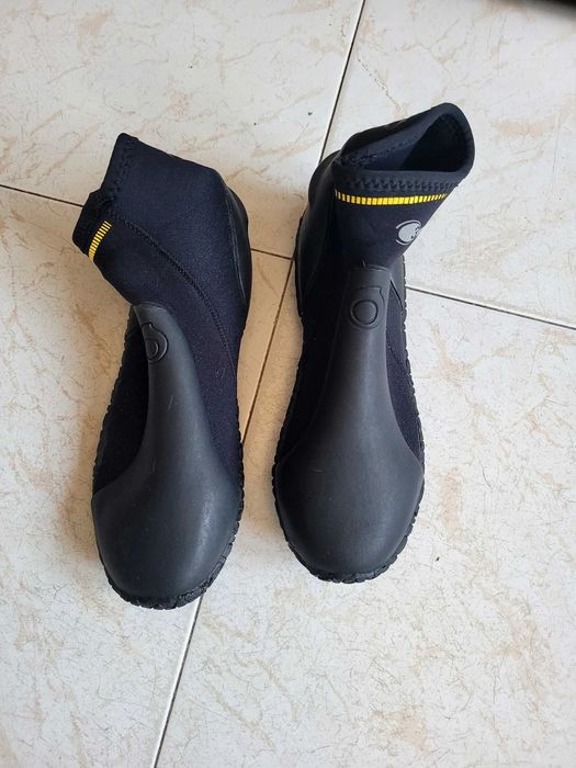 Fato de Surf marca DeePly - Tam S - Senhora, como novo