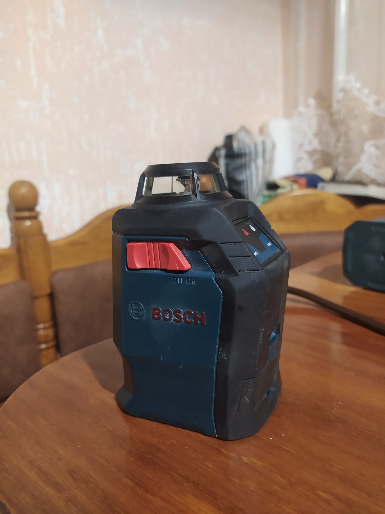 Нівелір уровень Bosch Professional GLL 2-20