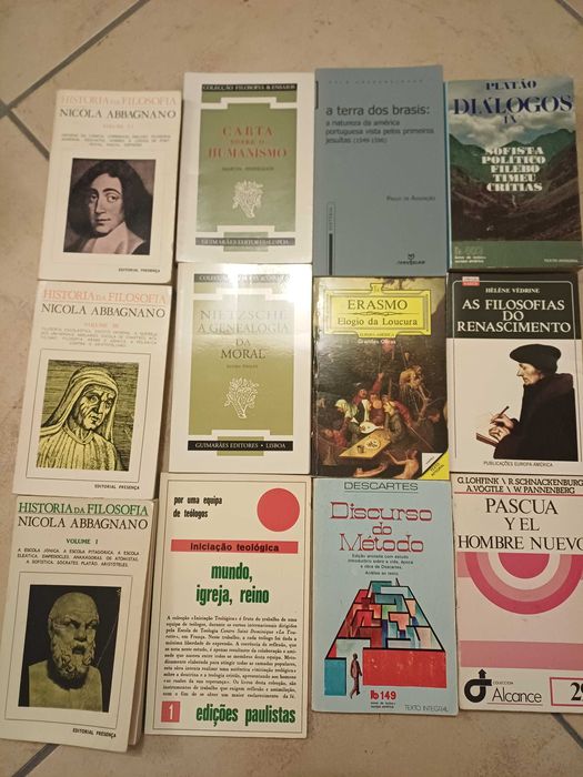 Vários livros antigos