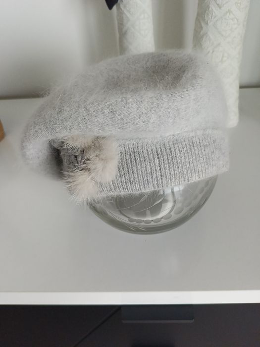 Czapka, beret jasno-szary angora