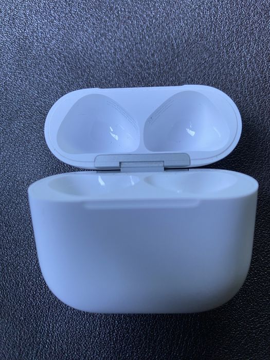 Зарядний кейс для Airpods 4 ANC