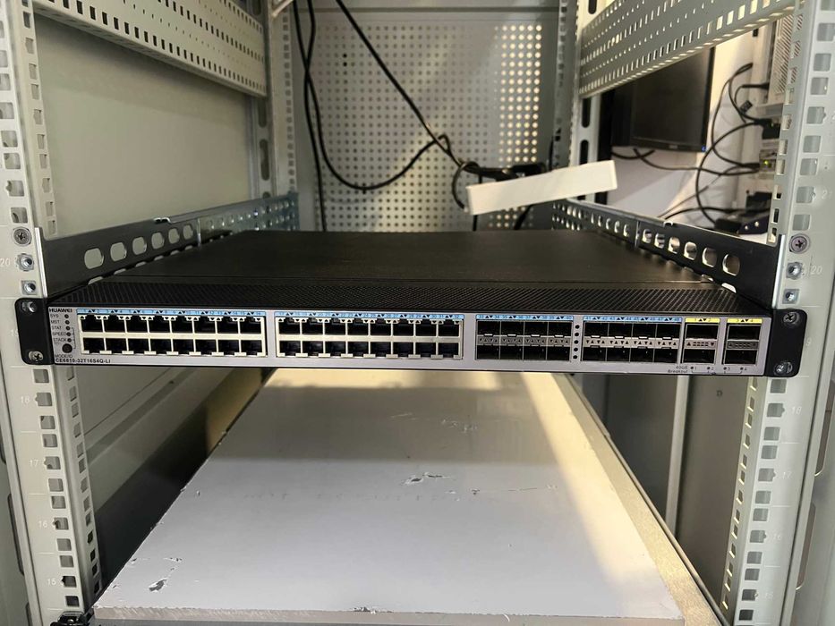 Switch Huawei CE6810-32T16S4Q-LI - 10GB RJ45 + SFP + QSFP