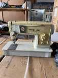 Vendo Máquina Costura SINGER