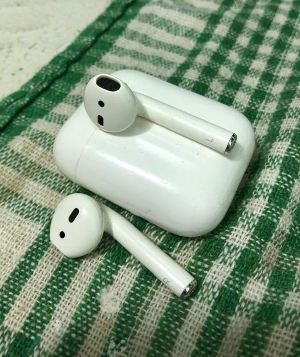 Продам Airpods 1 в робочому стані
