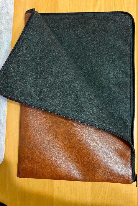 Коричневий чохол на блискавці для Macbook Air 13,3 і Pro 13,3