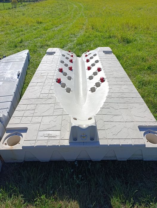 Pływajacy dock parking na skuter wodny stan perfekcyjny