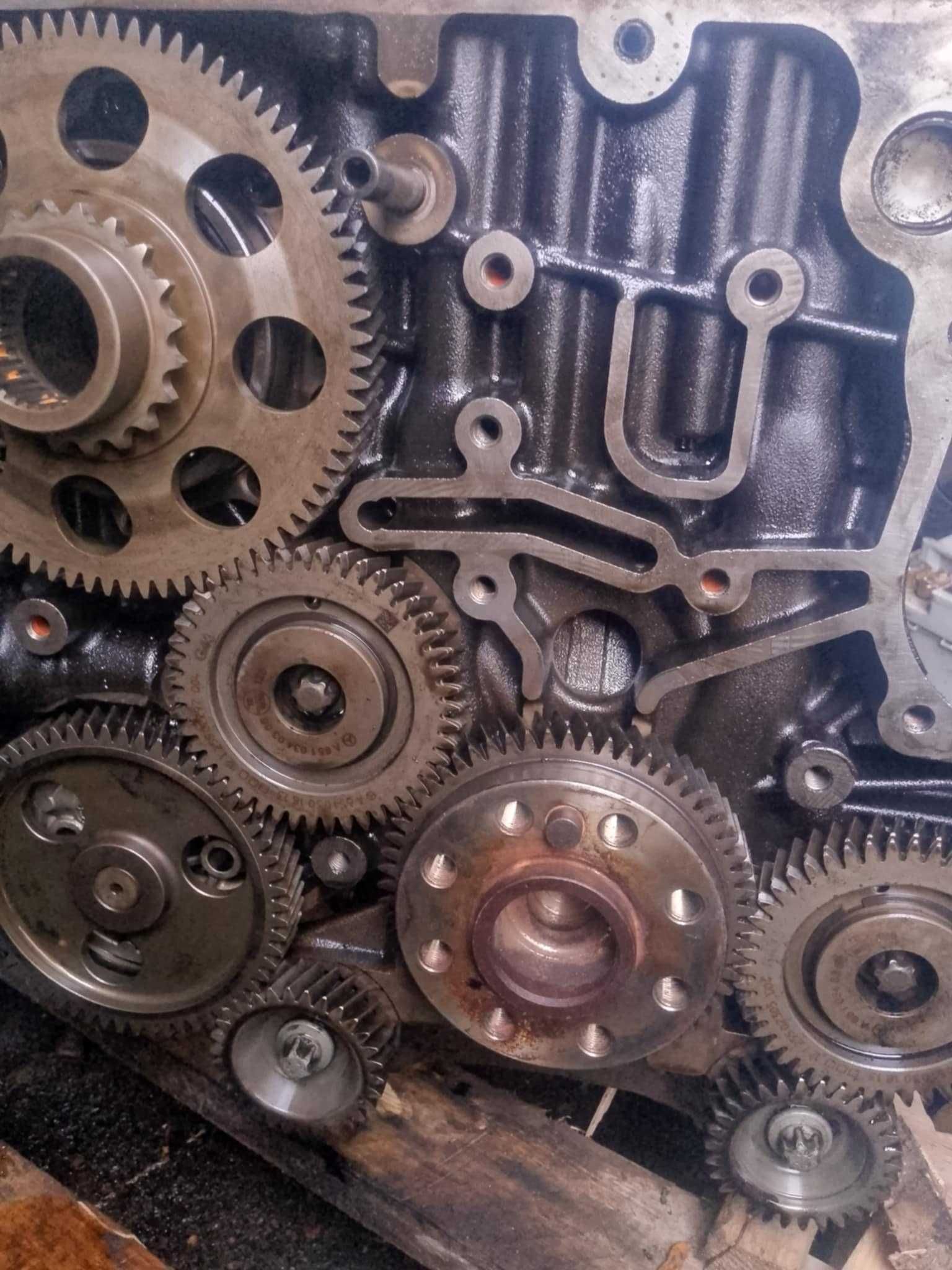 Dół silnika słupek blok silnika Mercedes 651 w205