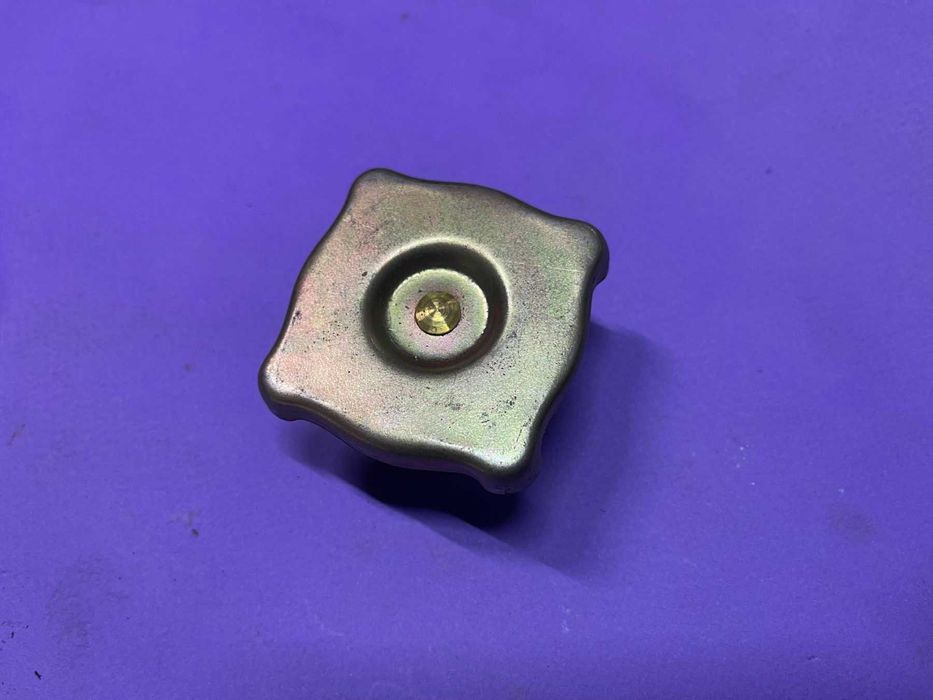 крышка расширительный бачок ваз 2103/2101/2106/2105 ссср