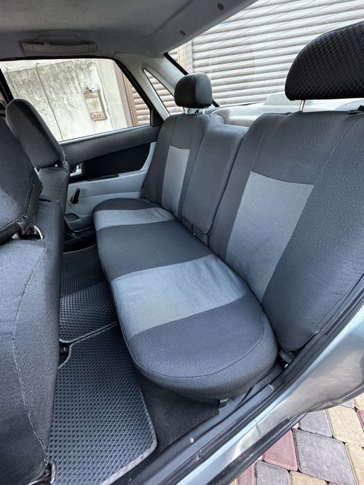 Lada Priora 2011 2170 люкс комплектация