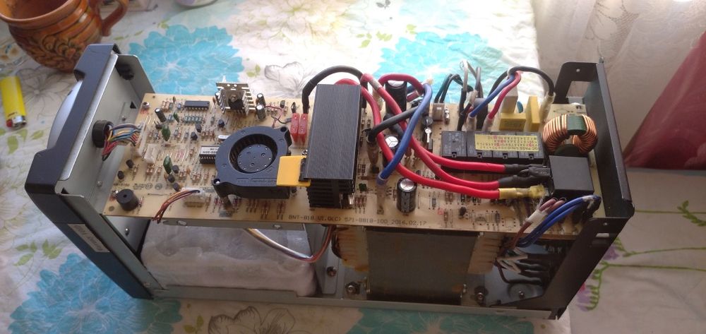 ИБП PowerCom 1500